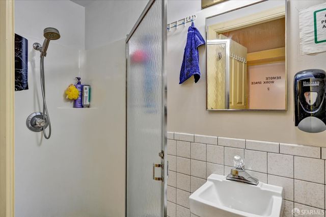 2067 Thomas Avenue, San Francisco, CA 94124