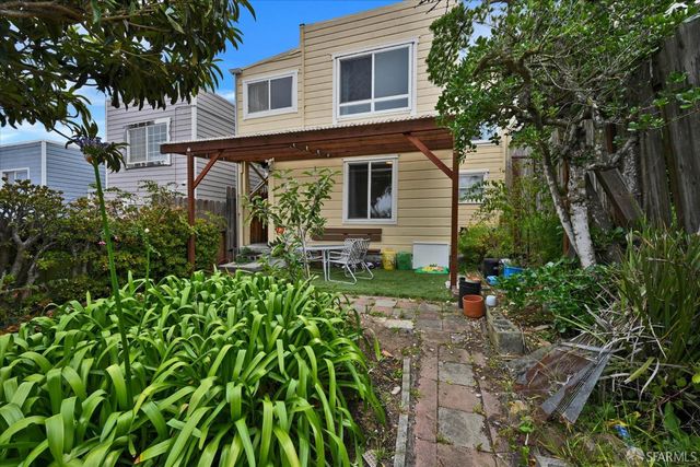 2067 Thomas Avenue, San Francisco, CA 94124