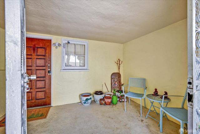 2067 Thomas Avenue, San Francisco, CA 94124
