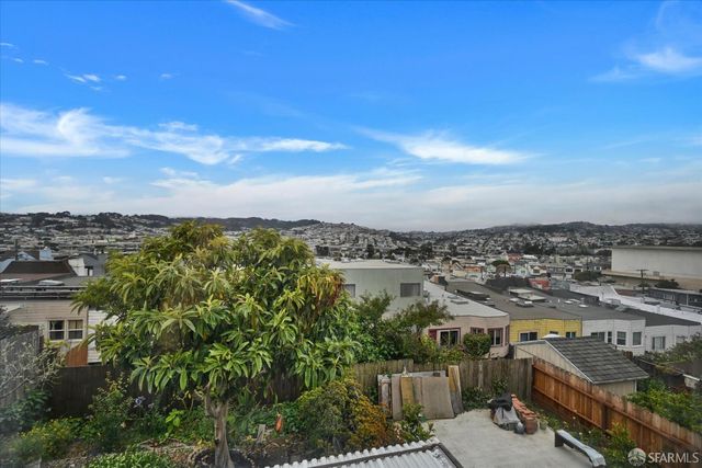 2067 Thomas Avenue, San Francisco, CA 94124