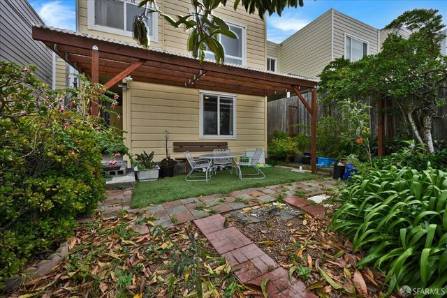 2067 Thomas Avenue, San Francisco, CA 94124