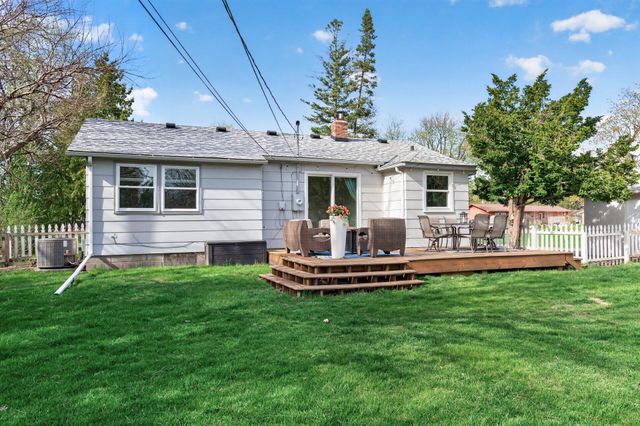 304 Lion Lane, Shoreview, MN 55126