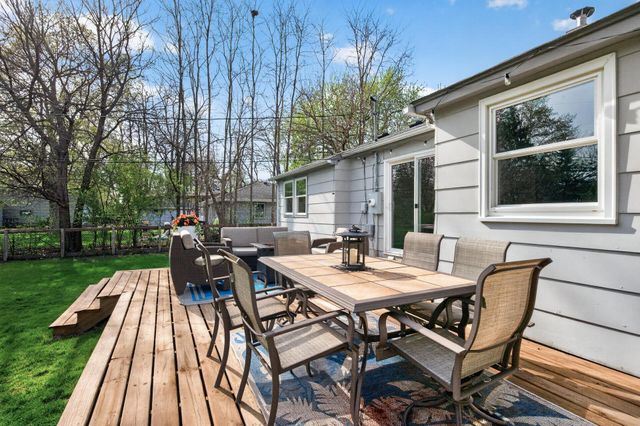 304 Lion Lane, Shoreview, MN 55126