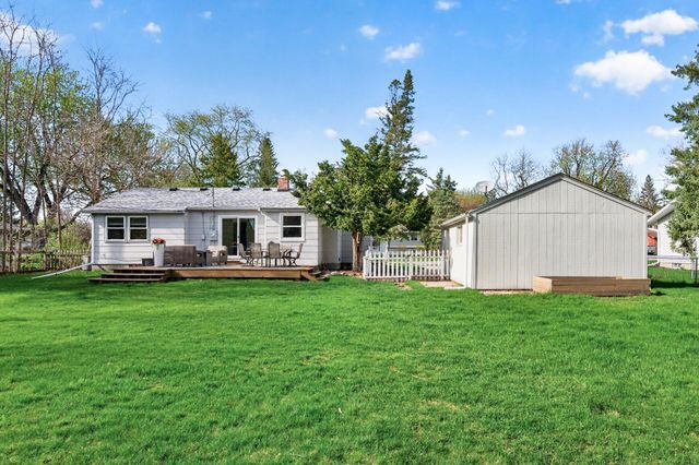 304 Lion Lane, Shoreview, MN 55126