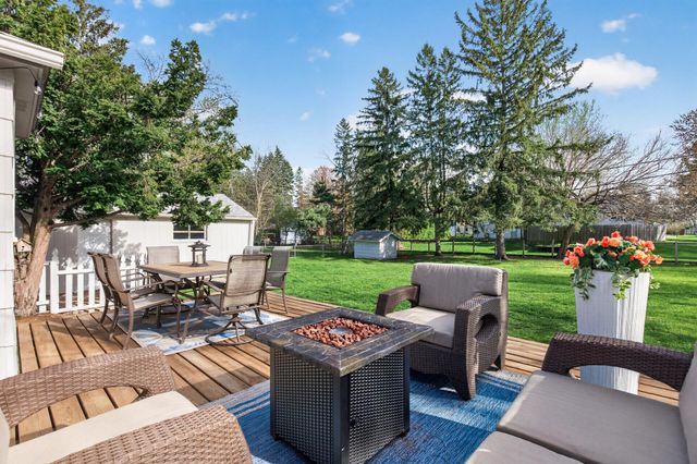 304 Lion Lane, Shoreview, MN 55126