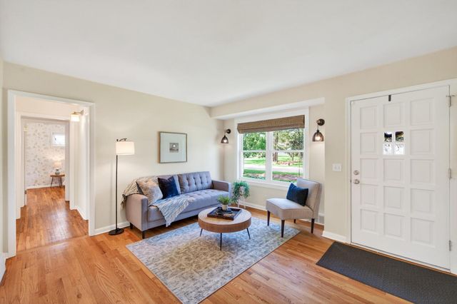 304 Lion Lane, Shoreview, MN 55126