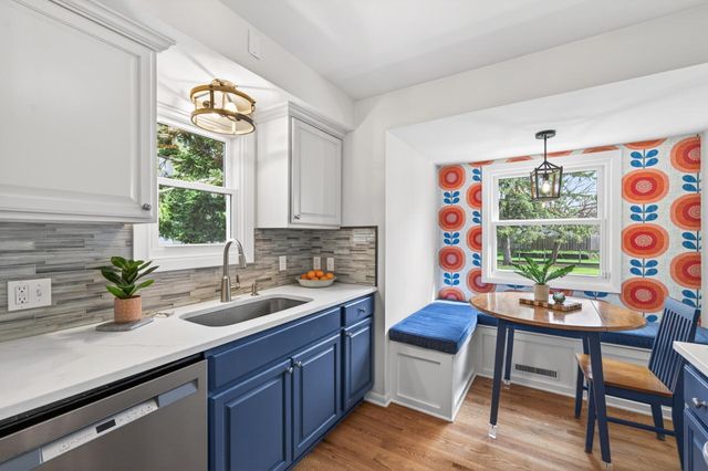 304 Lion Lane, Shoreview, MN 55126
