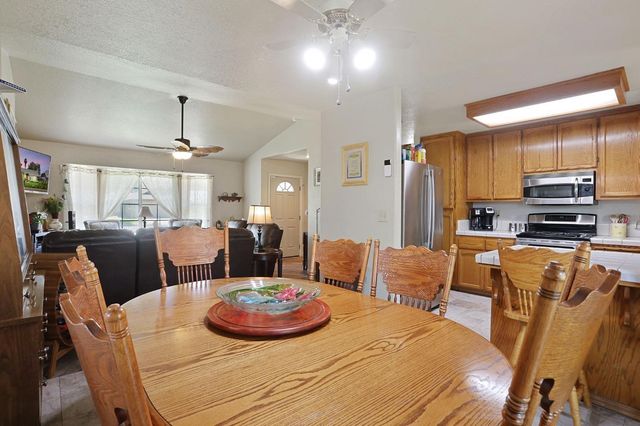 460 Senorita Ct, Oakdale, CA 95361