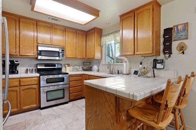 460 Senorita Ct, Oakdale, CA 95361