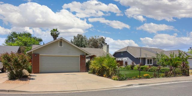 460 Senorita Ct, Oakdale, CA 95361