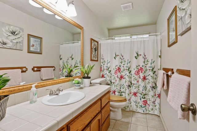 460 Senorita Ct, Oakdale, CA 95361