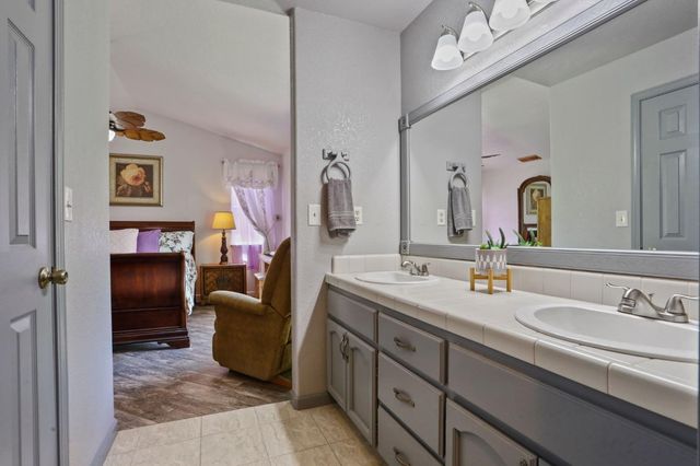 460 Senorita Ct, Oakdale, CA 95361