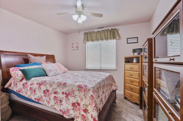 460 Senorita Ct, Oakdale, CA 95361