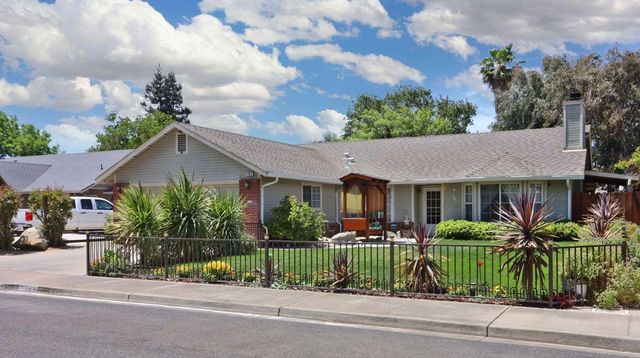 460 Senorita Ct, Oakdale, CA 95361