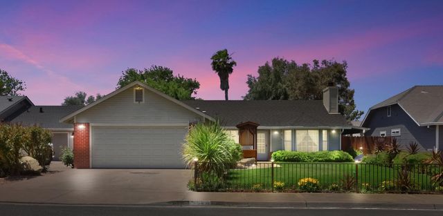 460 Senorita Ct, Oakdale, CA 95361