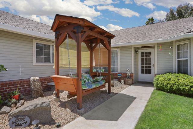 460 Senorita Ct, Oakdale, CA 95361