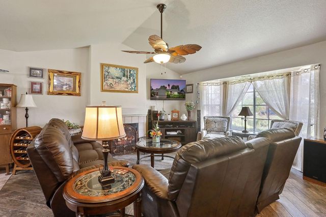 460 Senorita Ct, Oakdale, CA 95361