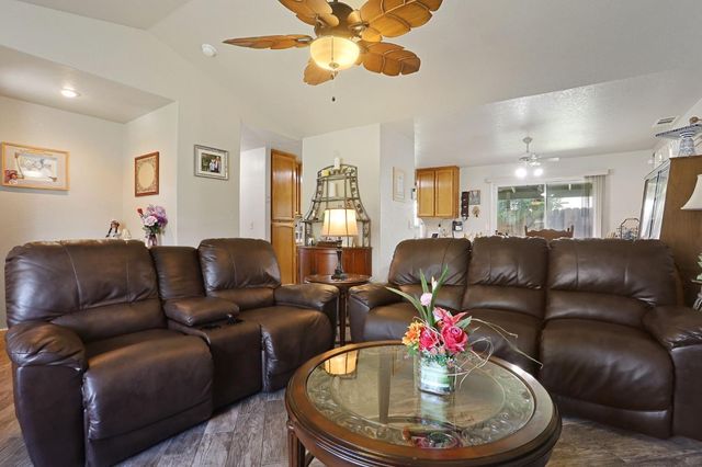 460 Senorita Ct, Oakdale, CA 95361