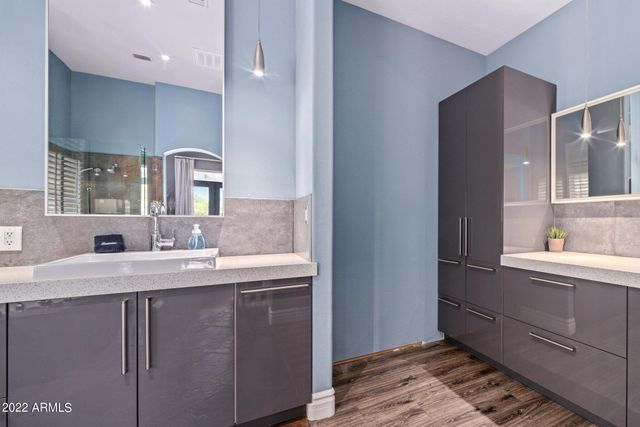 5222 E HASHKNIFE Road, Phoenix, AZ 85054