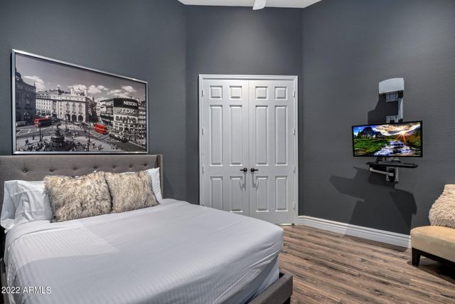 5222 E HASHKNIFE Road, Phoenix, AZ 85054