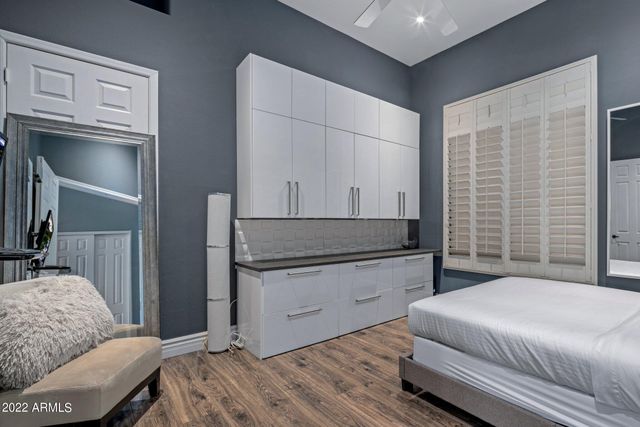 5222 E HASHKNIFE Road, Phoenix, AZ 85054