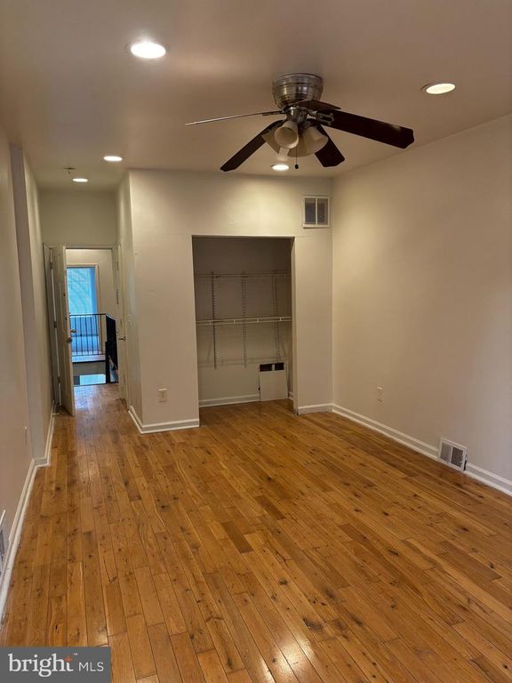 Image 14 of property listing at 1307 W OSTEND ST, Baltimore, MD 21223