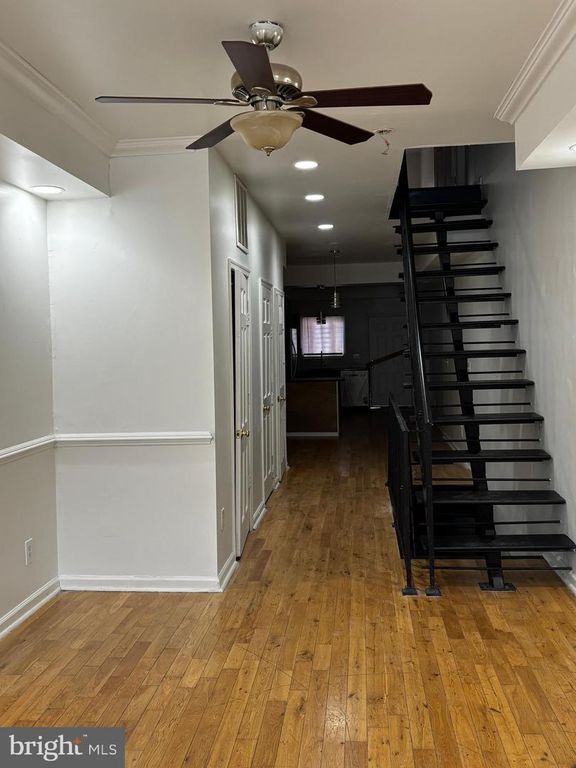 Image 4 of property listing at 1307 W OSTEND ST, Baltimore, MD 21223