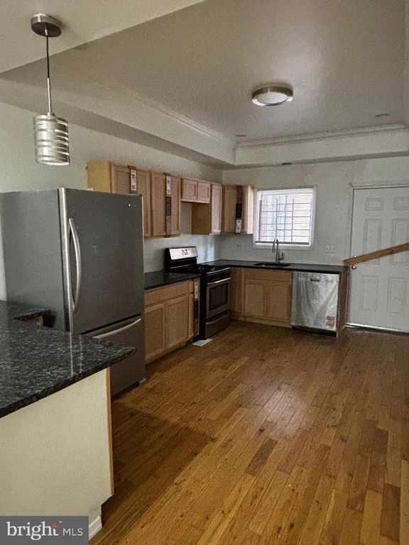 Image 5 of property listing at 1307 W OSTEND ST, Baltimore, MD 21223