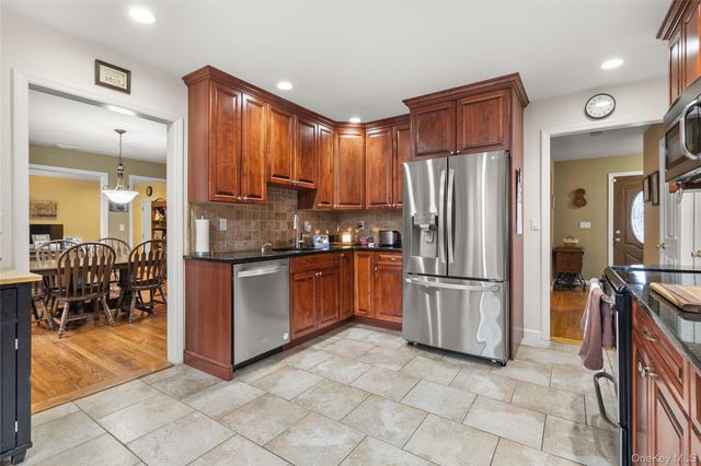 1390 Thompson Drive, Bay Shore, NY 11706