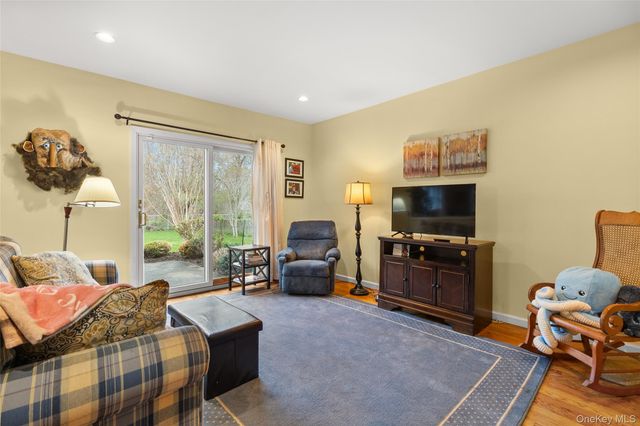 1390 Thompson Drive, Bay Shore, NY 11706