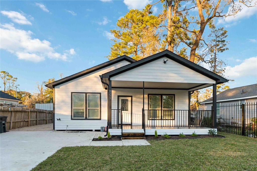 8237 Madera Road, Houston, TX 77078