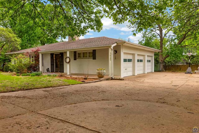 3625 SW Windsor CT, Topeka, KS 66604
