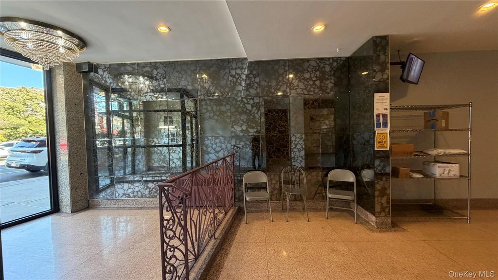 86-10 Grand Avenue 4D, Elmhurst, NY 11373 — photo 3