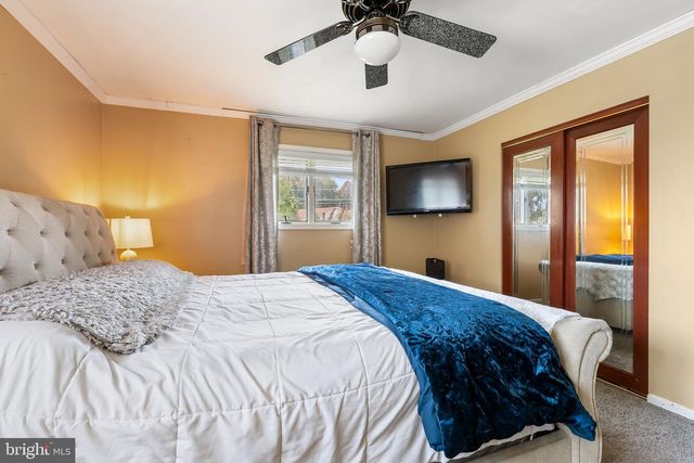 4468 THEBES TURN, Whitehall, PA 18052