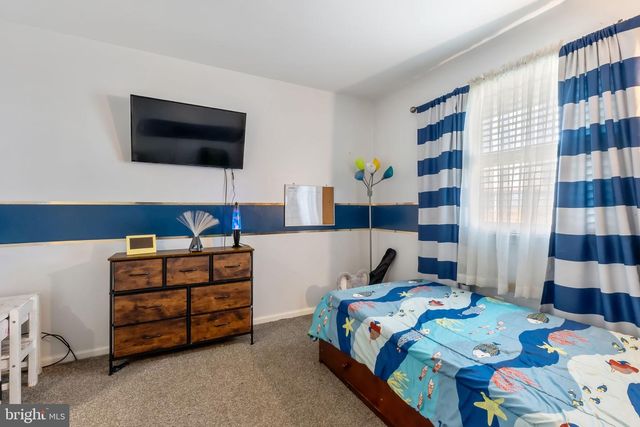 4468 THEBES TURN, Whitehall, PA 18052