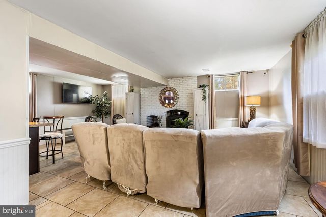 4468 THEBES TURN, Whitehall, PA 18052