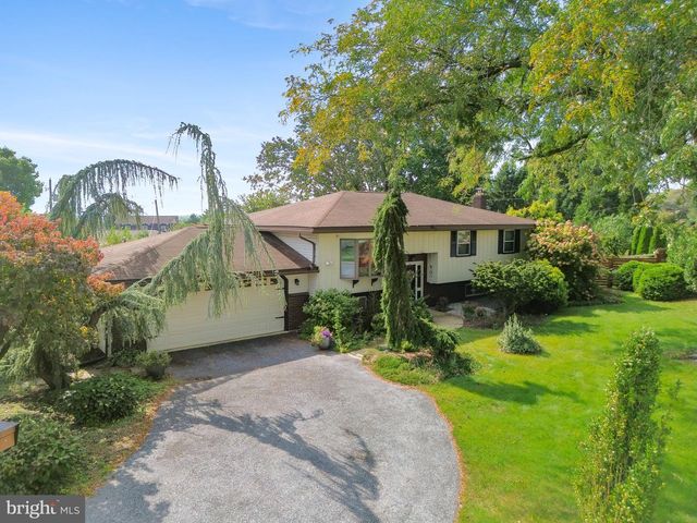 4468 THEBES TURN, Whitehall, PA 18052