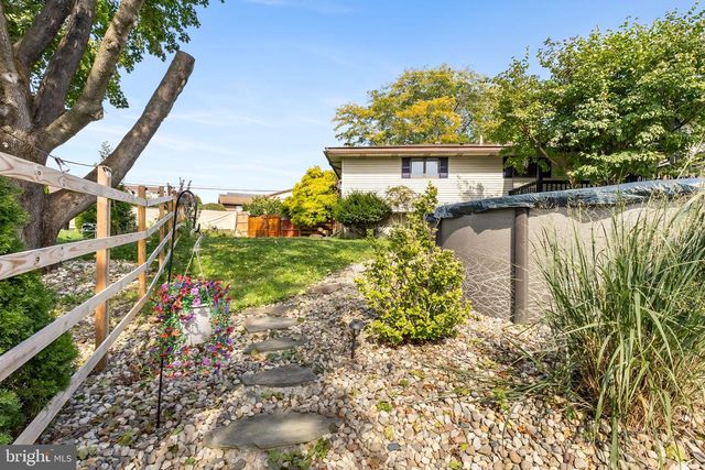 4468 THEBES TURN, Whitehall, PA 18052