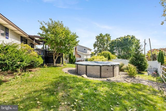 4468 THEBES TURN, Whitehall, PA 18052