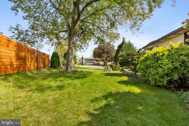 4468 THEBES TURN, Whitehall, PA 18052