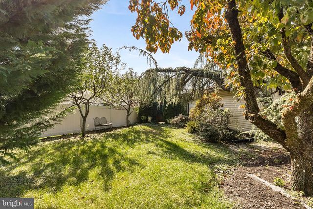 4468 THEBES TURN, Whitehall, PA 18052