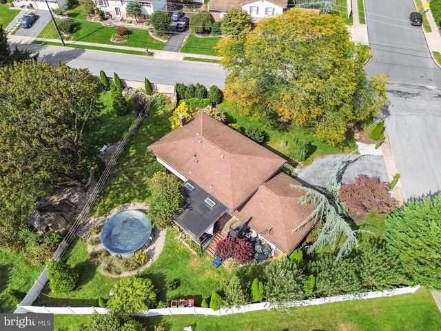 4468 THEBES TURN, Whitehall, PA 18052