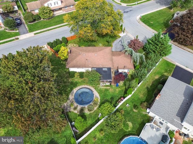 4468 THEBES TURN, Whitehall, PA 18052