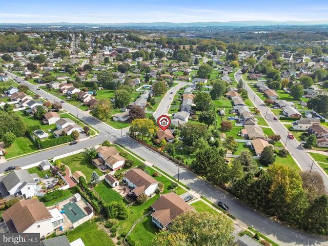 4468 THEBES TURN, Whitehall, PA 18052