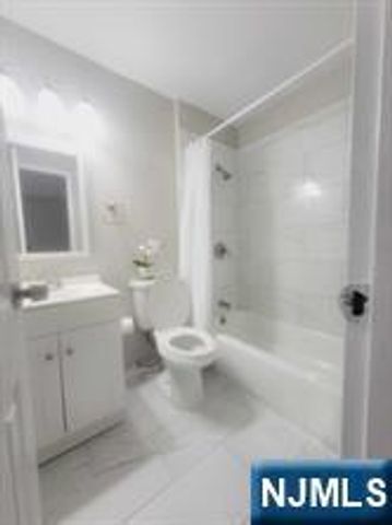 201 12th 11, Palisades Park, NJ 07650