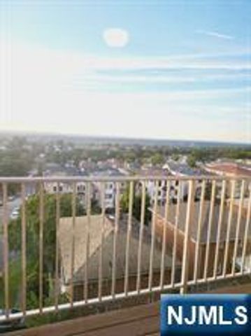 201 12th 11, Palisades Park, NJ 07650
