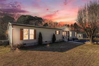 1132 NW Hall Memorial NW Road, Resaca, GA 30735