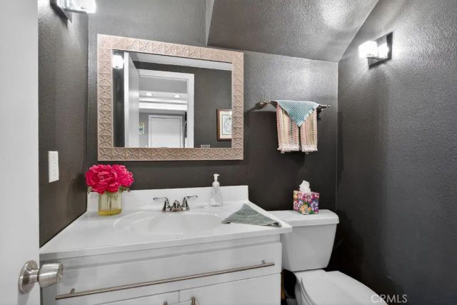 1090 Westward Lane 5, Costa Mesa, CA 92627