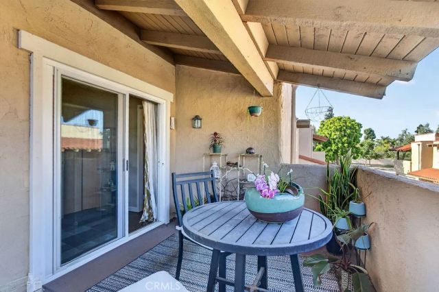 1090 Westward Lane 5, Costa Mesa, CA 92627