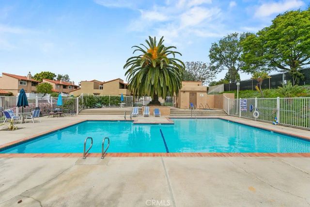 1090 Westward Lane 5, Costa Mesa, CA 92627